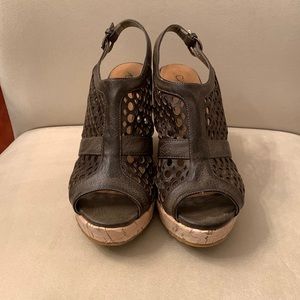 Coconuts Olive Colored Wedge Sandals Size 7